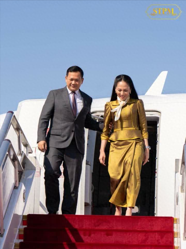 柬埔寨首相洪玛奈乘机抵达天津柬埔寨首相洪玛奈抵达天津，开启友好交流之旅